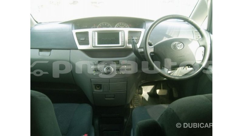 Big with watermark toyota noah enga import dubai 4967