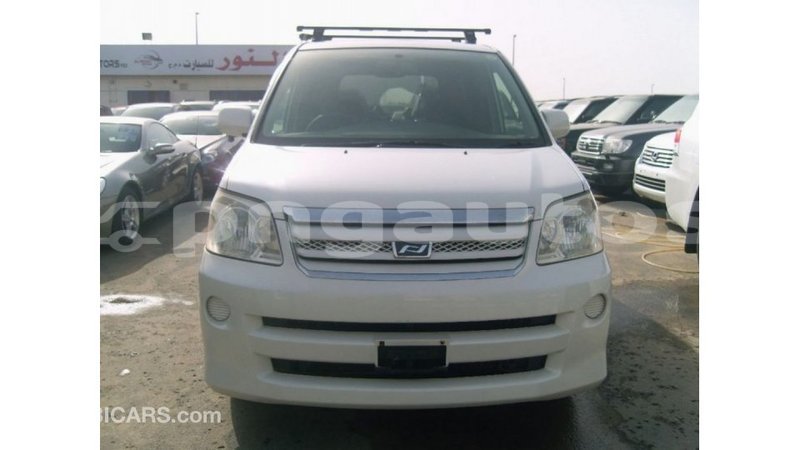 Big with watermark toyota noah enga import dubai 4967