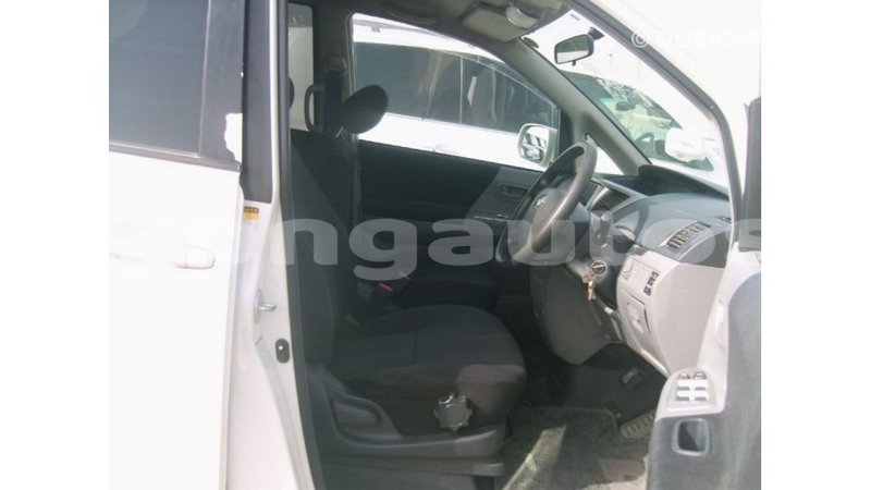 Big with watermark toyota noah enga import dubai 4967