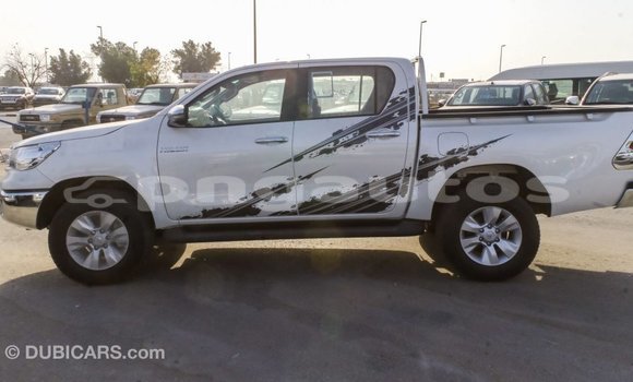 Buy Import Toyota Hilux White Car in Import - Dubai in Enga Buy Import Toyota Hilux White Car in Import - Dubai in Enga