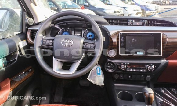 Buy Import Toyota Hilux White Car in Import - Dubai in Enga Buy Import Toyota Hilux White Car in Import - Dubai in Enga