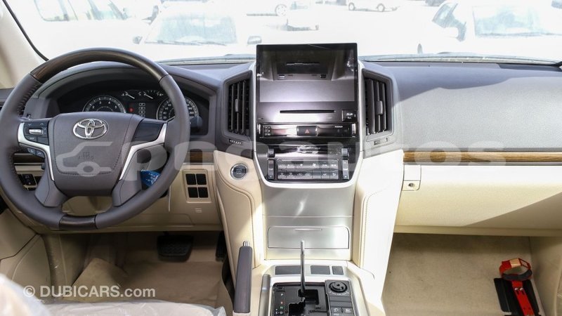 Big with watermark toyota land cruiser enga import dubai 4982