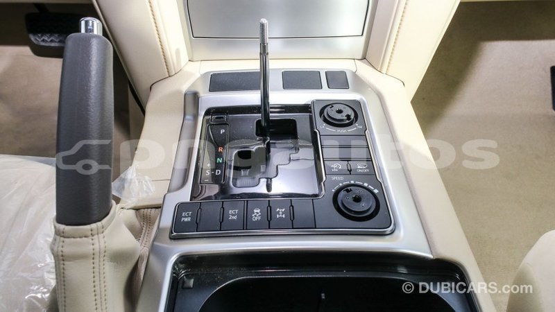 Big with watermark toyota land cruiser enga import dubai 4982