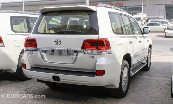 Buy Import Toyota Land Cruiser White Car in Import - Dubai in Enga Buy Import Toyota Land Cruiser White Car in Import - Dubai in Enga