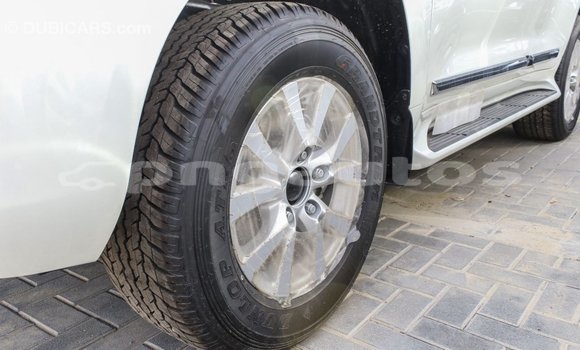 Buy Import Toyota Land Cruiser White Car in Import - Dubai in Enga Buy Import Toyota Land Cruiser White Car in Import - Dubai in Enga