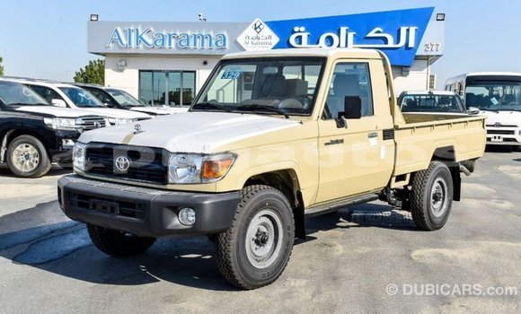 Acheter Import Voiture Toyota Land Cruiser Beige à Import - Dubai, Enga Acheter Import Voiture Toyota Land Cruiser Beige à Import - Dubai, Enga