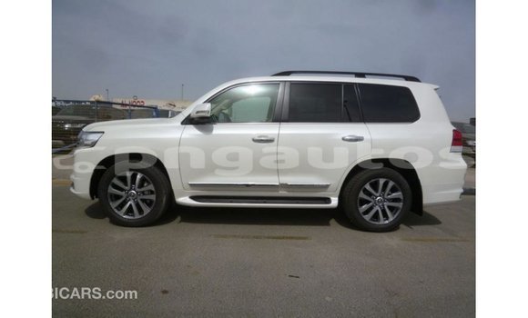 Buy Import Toyota Land Cruiser White Car in Import - Dubai in Enga Buy Import Toyota Land Cruiser White Car in Import - Dubai in Enga