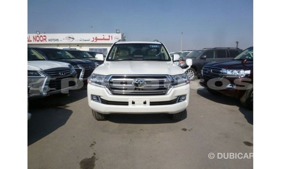 Buy Import Toyota Land Cruiser White Car in Import - Dubai in Enga Buy Import Toyota Land Cruiser White Car in Import - Dubai in Enga
