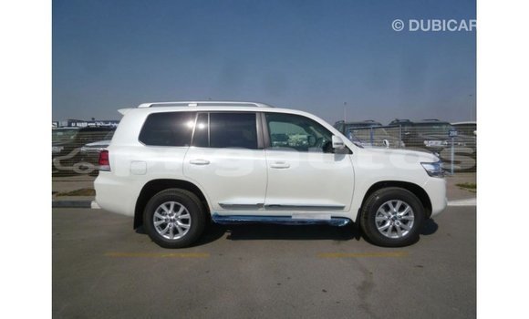 Buy Import Toyota Land Cruiser White Car in Import - Dubai in Enga Buy Import Toyota Land Cruiser White Car in Import - Dubai in Enga