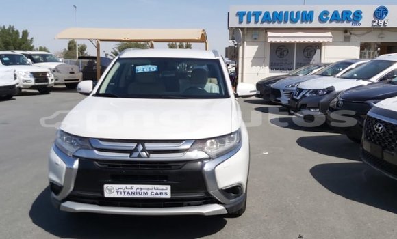Buy Import Mitsubishi Outlander White Car in Import - Dubai in Enga Buy Import Mitsubishi Outlander White Car in Import - Dubai in Enga