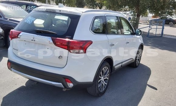 Buy Import Mitsubishi Outlander White Car in Import - Dubai in Enga Buy Import Mitsubishi Outlander White Car in Import - Dubai in Enga