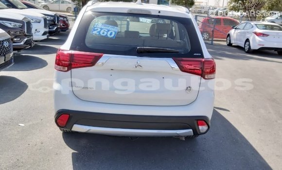 Buy Import Mitsubishi Outlander White Car in Import - Dubai in Enga Buy Import Mitsubishi Outlander White Car in Import - Dubai in Enga