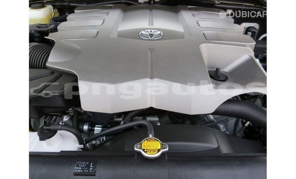 Buy Import Toyota Land Cruiser White Car in Import - Dubai in Enga Buy Import Toyota Land Cruiser White Car in Import - Dubai in Enga