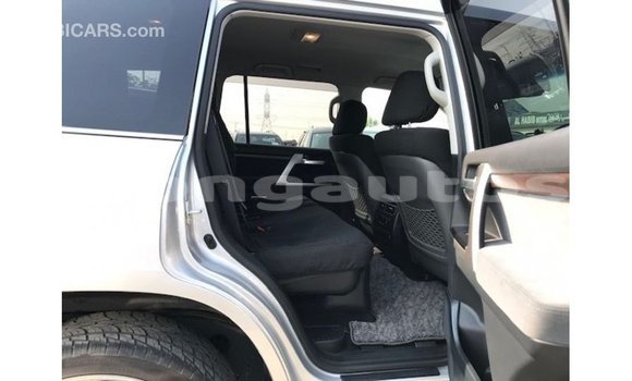 Buy Import Toyota Land Cruiser Other Car in Import - Dubai in Enga Buy Import Toyota Land Cruiser Other Car in Import - Dubai in Enga