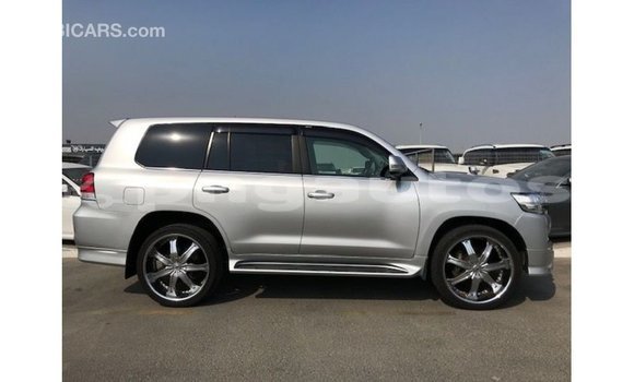 Buy Import Toyota Land Cruiser Other Car in Import - Dubai in Enga Buy Import Toyota Land Cruiser Other Car in Import - Dubai in Enga