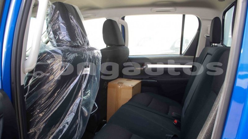 Big with watermark toyota hilux enga import dubai 5004