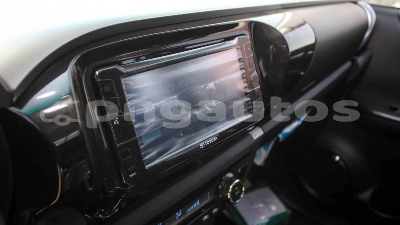 Big with watermark toyota hilux enga import dubai 5004