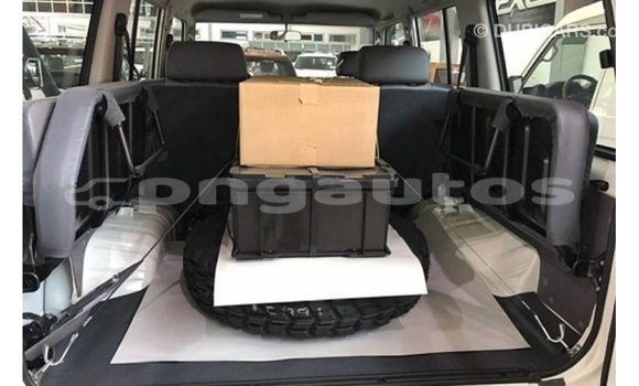 Buy Import Toyota Land Cruiser White Car in Import - Dubai in Enga Buy Import Toyota Land Cruiser White Car in Import - Dubai in Enga