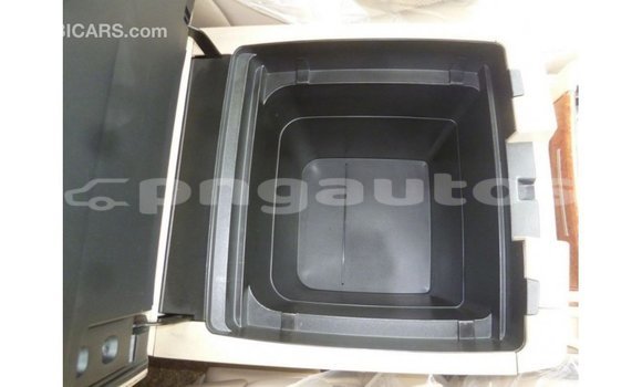 Buy Import Toyota Land Cruiser White Car in Import - Dubai in Enga Buy Import Toyota Land Cruiser White Car in Import - Dubai in Enga