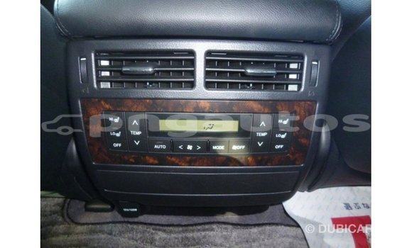 Buy Import Toyota Land Cruiser White Car in Import - Dubai in Enga Buy Import Toyota Land Cruiser White Car in Import - Dubai in Enga