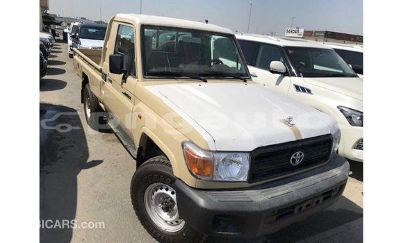 Buy Import Toyota Land Cruiser Beige Car in Import - Dubai in Enga Buy Import Toyota Land Cruiser Beige Car in Import - Dubai in Enga