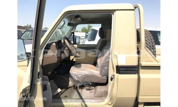 Buy Import Toyota Land Cruiser Beige Car in Import - Dubai in Enga Buy Import Toyota Land Cruiser Beige Car in Import - Dubai in Enga