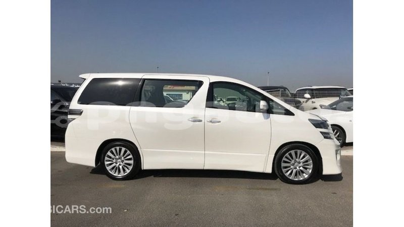 Big with watermark toyota vellfire enga import dubai 5024