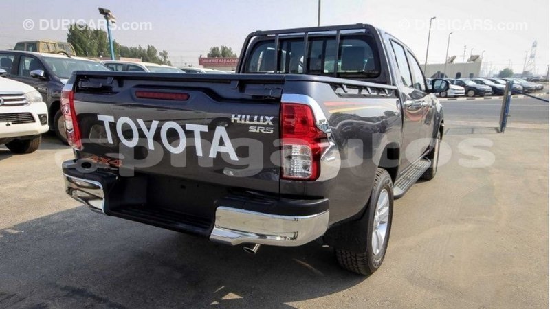 Big with watermark toyota hilux enga import dubai 5026