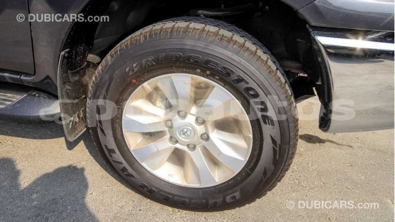 Big with watermark toyota hilux enga import dubai 5026