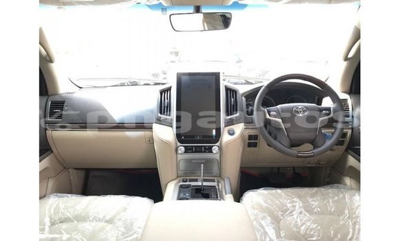 Buy Import Toyota Land Cruiser Other Car in Import - Dubai in Enga Buy Import Toyota Land Cruiser Other Car in Import - Dubai in Enga