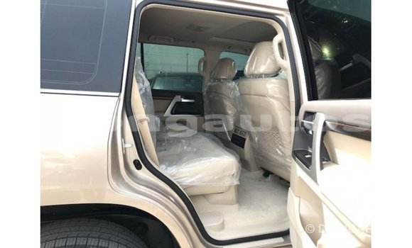 Buy Import Toyota Land Cruiser Other Car in Import - Dubai in Enga Buy Import Toyota Land Cruiser Other Car in Import - Dubai in Enga