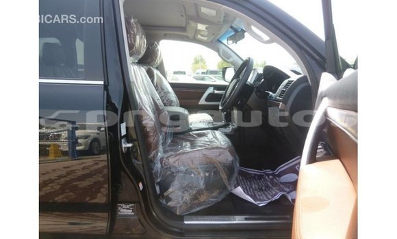 Buy Import Toyota Land Cruiser Black Car in Import - Dubai in Enga Buy Import Toyota Land Cruiser Black Car in Import - Dubai in Enga