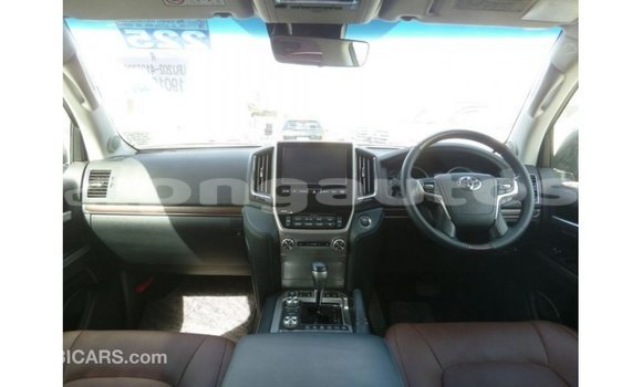 Buy Import Toyota Land Cruiser Red Car in Import - Dubai in Enga Buy Import Toyota Land Cruiser Red Car in Import - Dubai in Enga