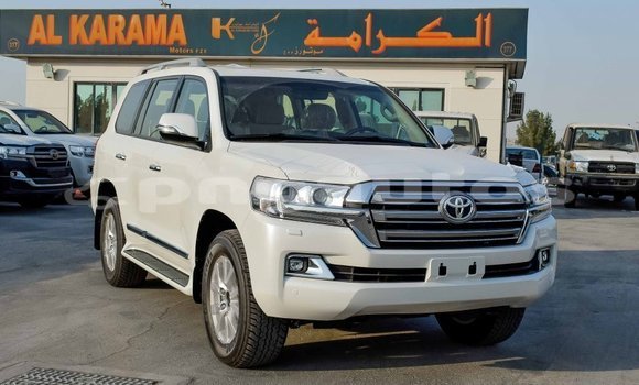 Buy Import Toyota Land Cruiser White Car in Import - Dubai in Enga Buy Import Toyota Land Cruiser White Car in Import - Dubai in Enga