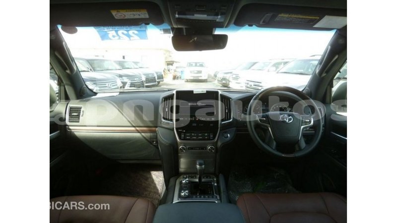 Big with watermark toyota land cruiser enga import dubai 5037