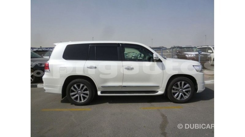 Big with watermark toyota land cruiser enga import dubai 5037