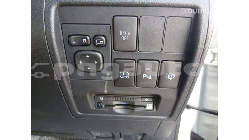 Big with watermark toyota land cruiser enga import dubai 5037