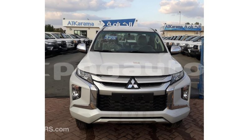Big with watermark mitsubishi l200 enga import dubai 5043