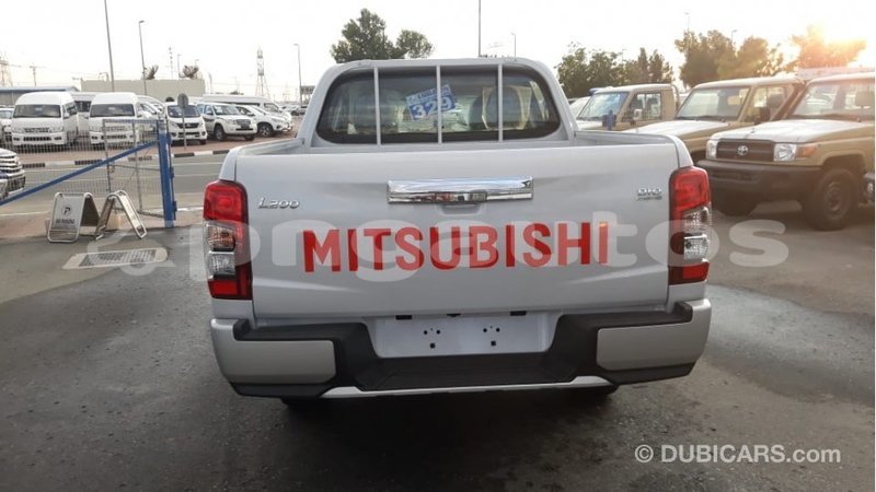 Big with watermark mitsubishi l200 enga import dubai 5043
