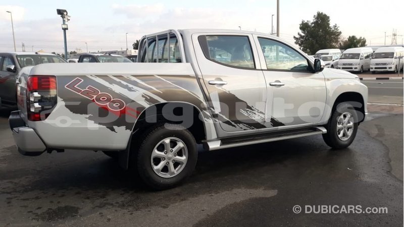 Big with watermark mitsubishi l200 enga import dubai 5043