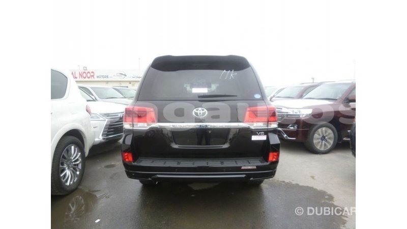 Big with watermark toyota land cruiser enga import dubai 5048