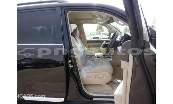 Buy Import Toyota Land Cruiser Black Car in Import - Dubai in Enga Buy Import Toyota Land Cruiser Black Car in Import - Dubai in Enga