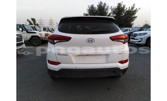 Acheter Import Voiture Hyundai Tucson Blanc à Import - Dubai, Enga Acheter Import Voiture Hyundai Tucson Blanc à Import - Dubai, Enga