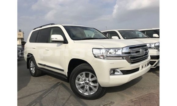 Buy Import Toyota Land Cruiser White Car in Import - Dubai in Enga Buy Import Toyota Land Cruiser White Car in Import - Dubai in Enga