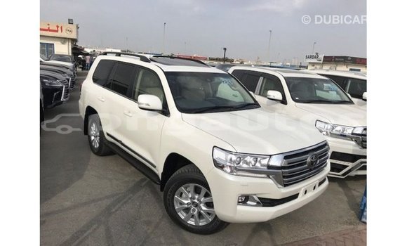 Buy Import Toyota Land Cruiser White Car in Import - Dubai in Enga Buy Import Toyota Land Cruiser White Car in Import - Dubai in Enga