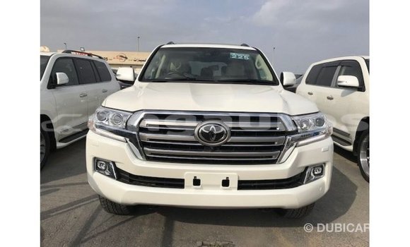 Buy Import Toyota Land Cruiser White Car in Import - Dubai in Enga Buy Import Toyota Land Cruiser White Car in Import - Dubai in Enga