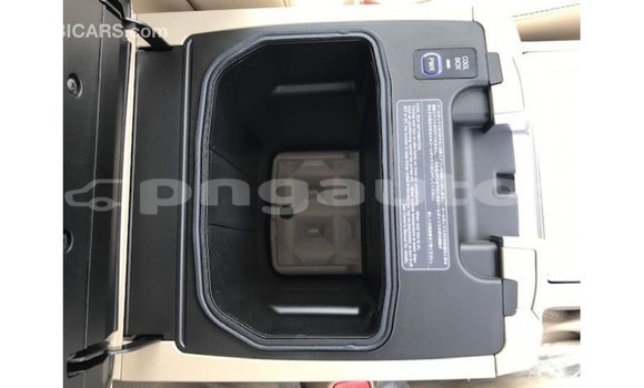 Buy Import Toyota Land Cruiser White Car in Import - Dubai in Enga Buy Import Toyota Land Cruiser White Car in Import - Dubai in Enga