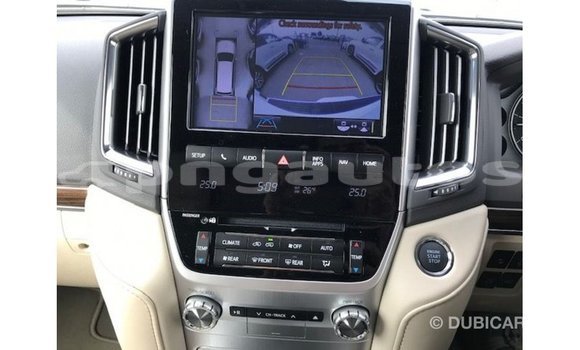Buy Import Toyota Land Cruiser White Car in Import - Dubai in Enga Buy Import Toyota Land Cruiser White Car in Import - Dubai in Enga
