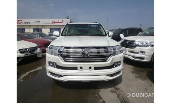 Buy Import Toyota Land Cruiser White Car in Import - Dubai in Enga Buy Import Toyota Land Cruiser White Car in Import - Dubai in Enga