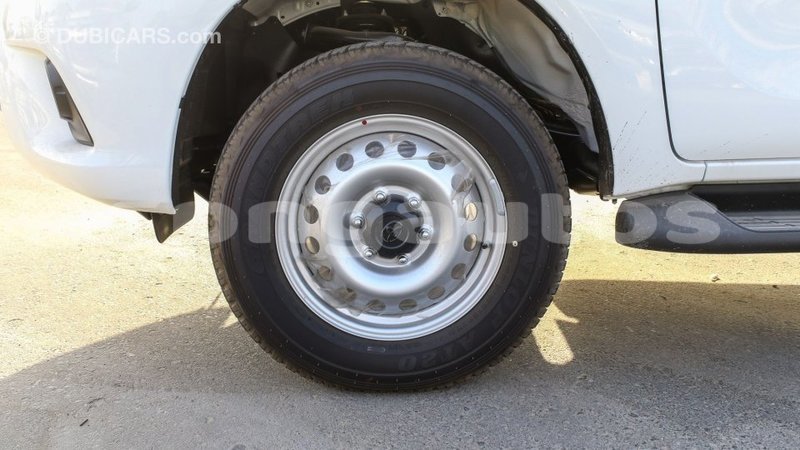 Big with watermark toyota hilux enga import dubai 5068